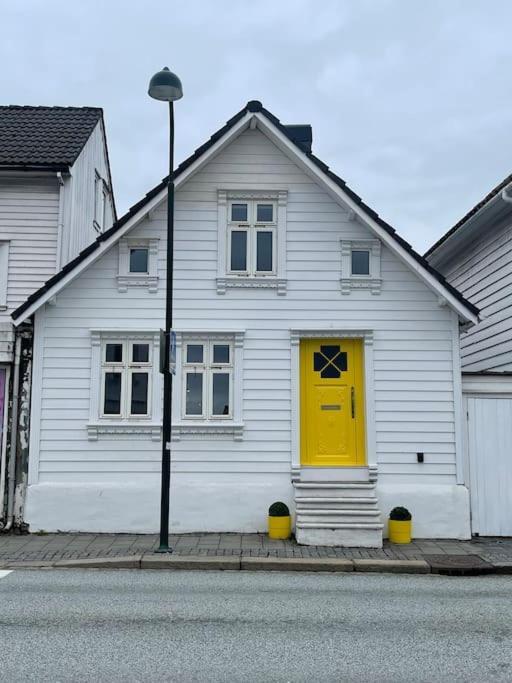 The Yellow Door Ставангер Екстериор снимка